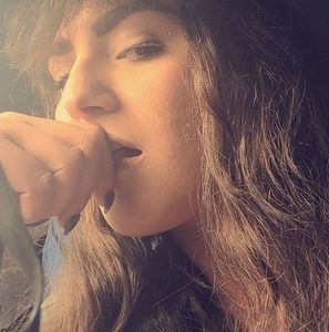 Meet your Posher, Lorren